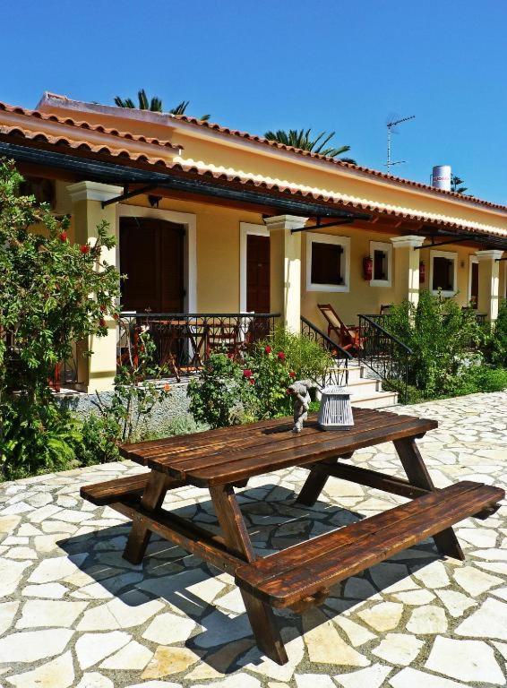 Feeloxenia Corfu Apartments Acharavi  Dış mekan fotoğraf